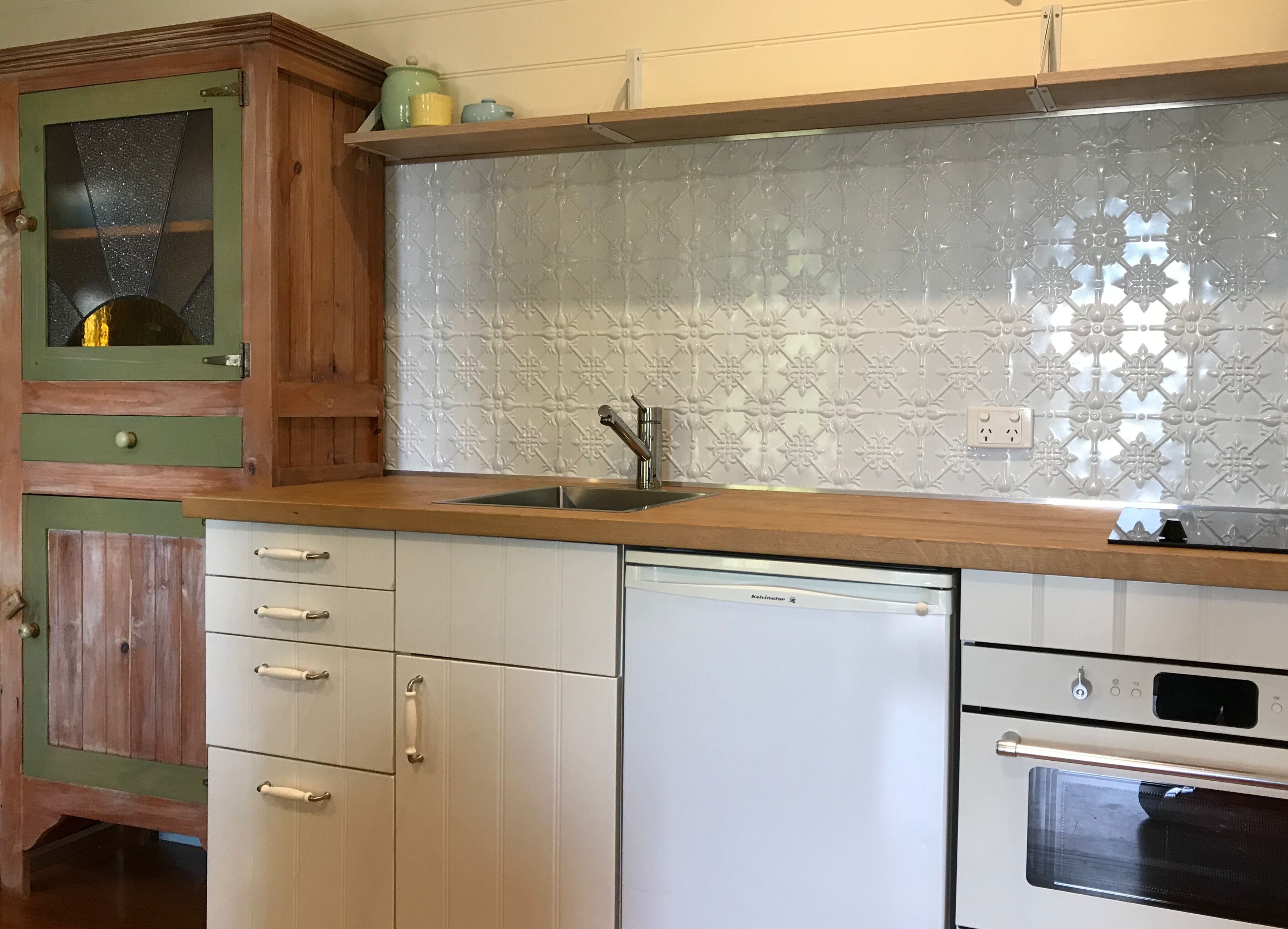 Dog-friendly studio close to Daylesford - The Stoney at Hollow Log Estate