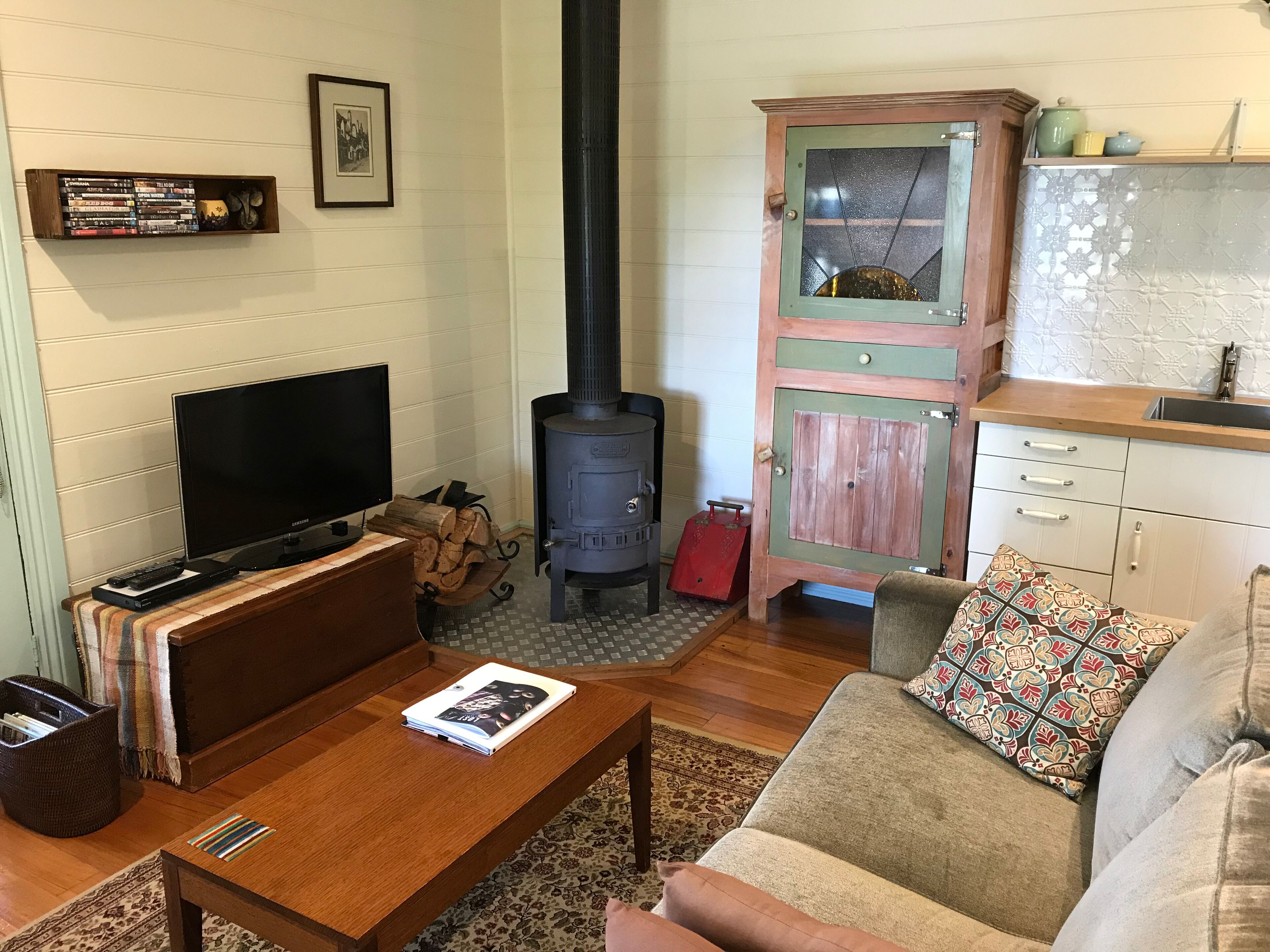 Dog-friendly studio close to Daylesford - The Stoney at Hollow Log Estate