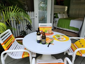 2 Schlafzimmer, Betten mit Memory-Foam-Matratzen, Bügeleisen/Bügelbrett