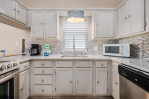 Fridge, microwave, oven, stovetop - Amazing location! Walk to the beach and enjoy our private pool! (Destin)