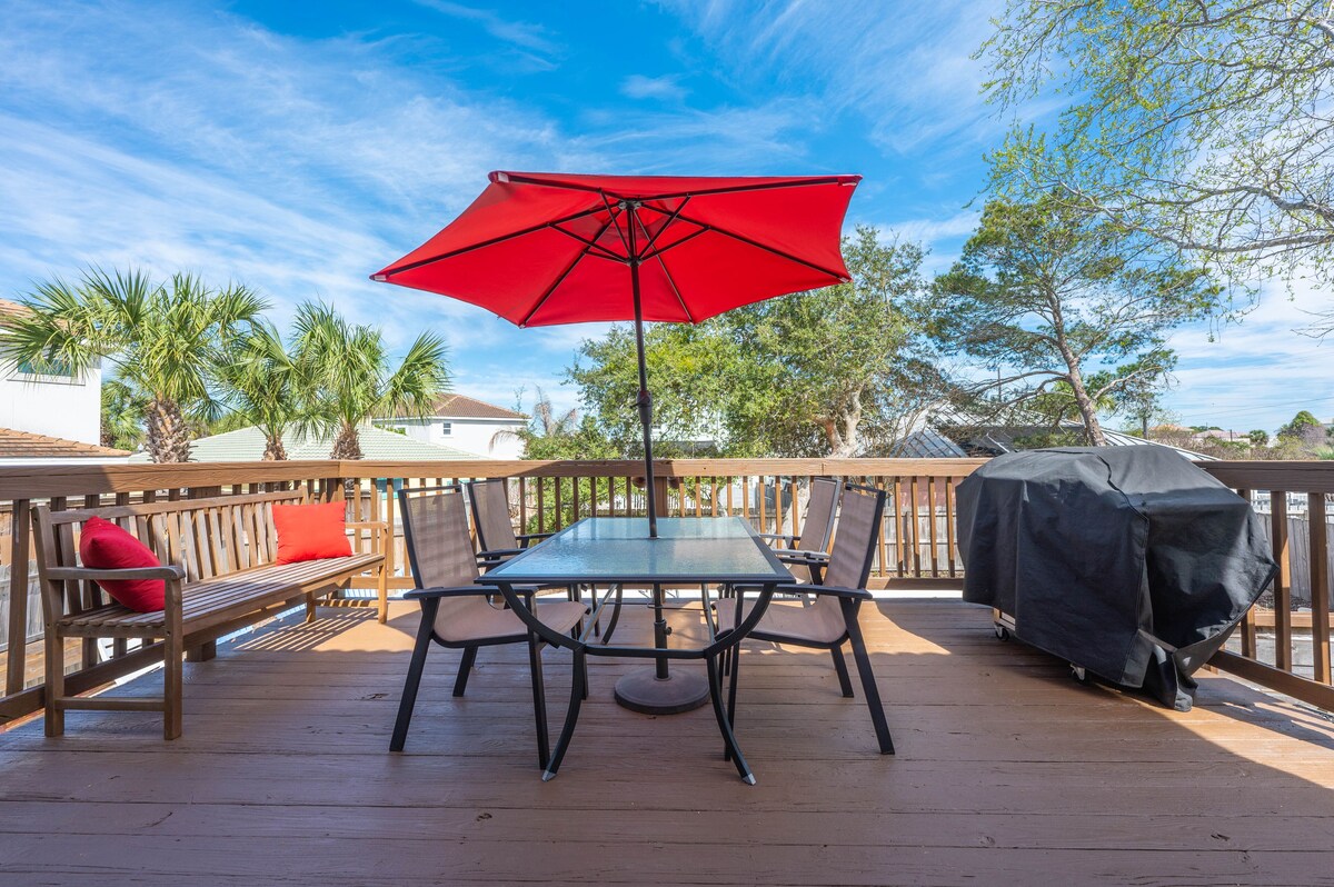 Photo 29 of Amazing location! Walk to the beach and enjoy our private pool!