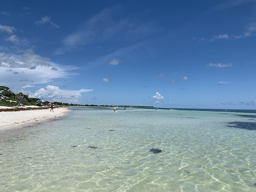 KCB-access Private Cabana Club, Dock on Canal, PET Friendly, Pickle ball courts