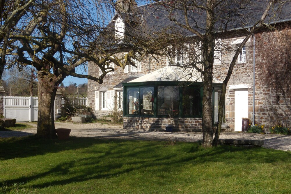 Beautiful house, nice garden