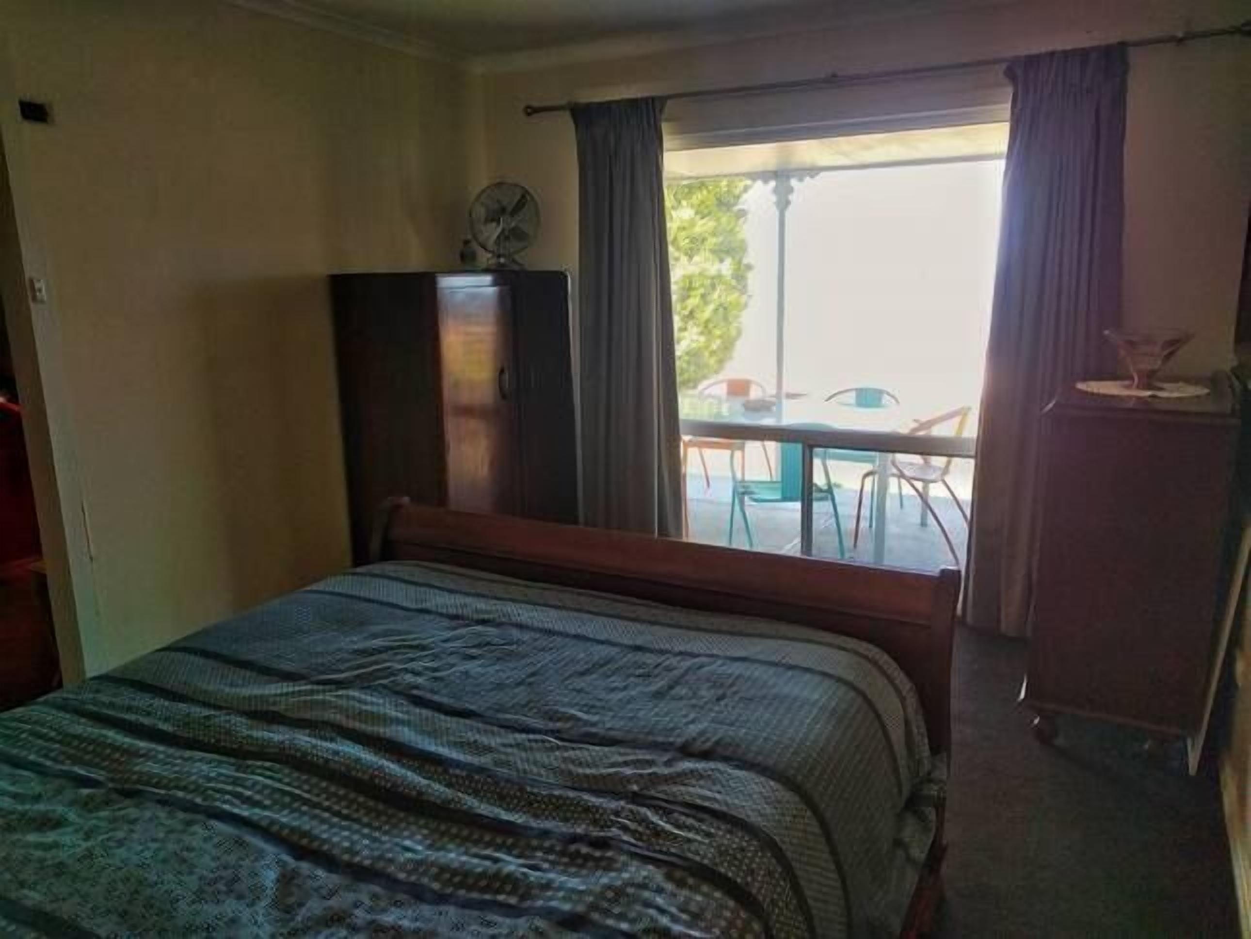 The Only white Beachfront House in pt Broughton - 3 Beds + spa PET Friendly — image 13