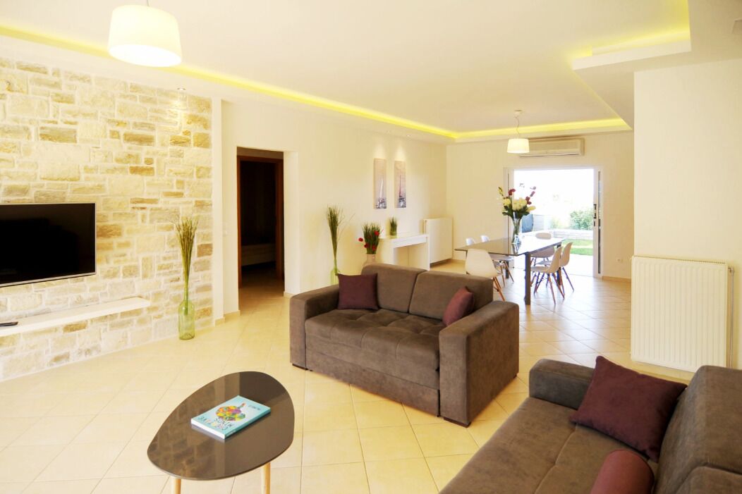 Family-Friendly Villa With Large Pool In Idyllic  Surroundings, Sea/Mountainview