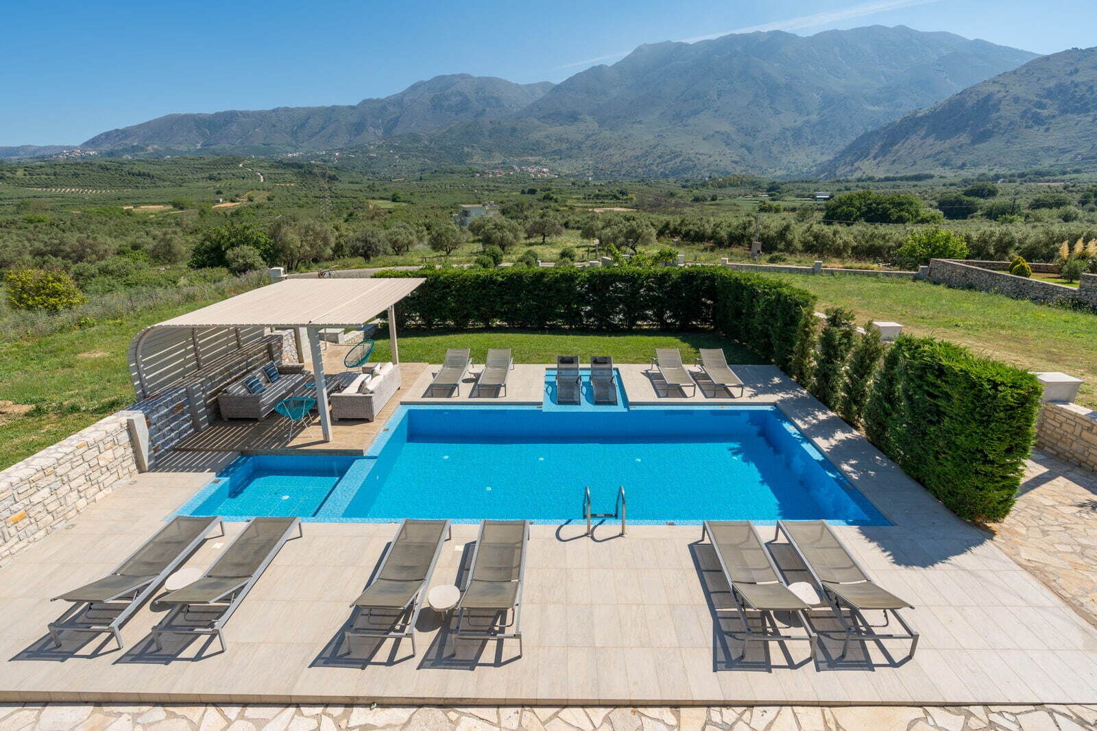 Family-Friendly Villa With Large Pool In Idyllic  Surroundings, Sea/Mountainview