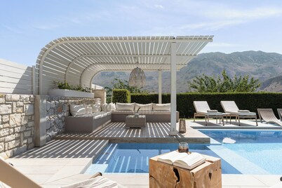 Family-Friendly Villa With Large Pool In Idyllic  Surroundings, Sea/Mountainview