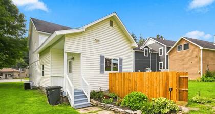33 W. Washington - Large Village Home with Room for the Whole Family!