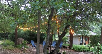 Paradise in the country. Guest house with pool.