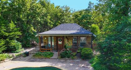 Paradise in the country. Guest house with pool. No cleaning fees.