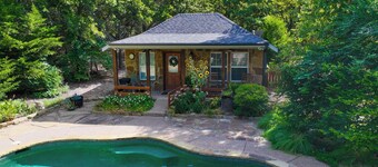 Paradise in the country. Guest house with pool. No cleaning fees.
