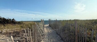 Au bord de l'eau - À quelques pas de la plage - 4Br, AC, Vues de Vineyard Sound
