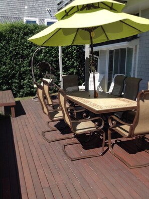 تناول الطعام بالخارج