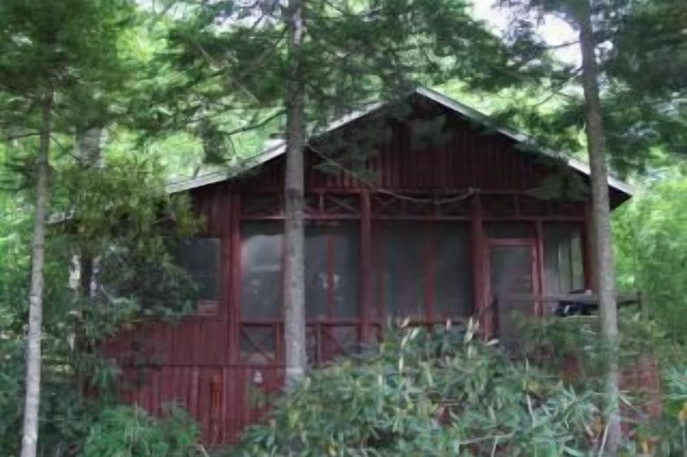 Original Lucerne-in-Maine cabin