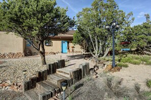 Exterior - Great for Traveling professionals? Perfect for longer stays! (Santa Fe)