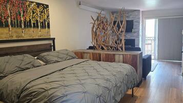 1 bedroom, iron/ironing board, free WiFi, bed sheets