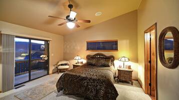 4 bedrooms, desk, free WiFi, bed sheets