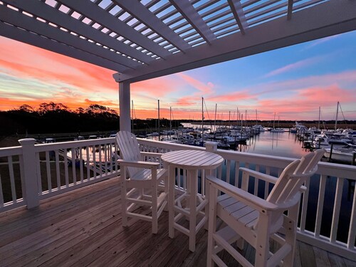 The Inn at South Harbor - Waterfront Condo : Sunrise and Sunset Views : Marina