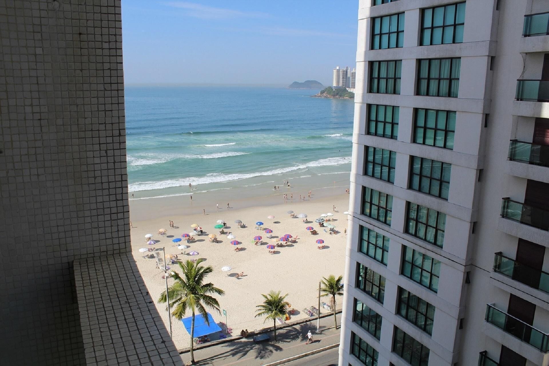 BEAUTIFUL SEA VIEW, FOOT IN THE SAND
