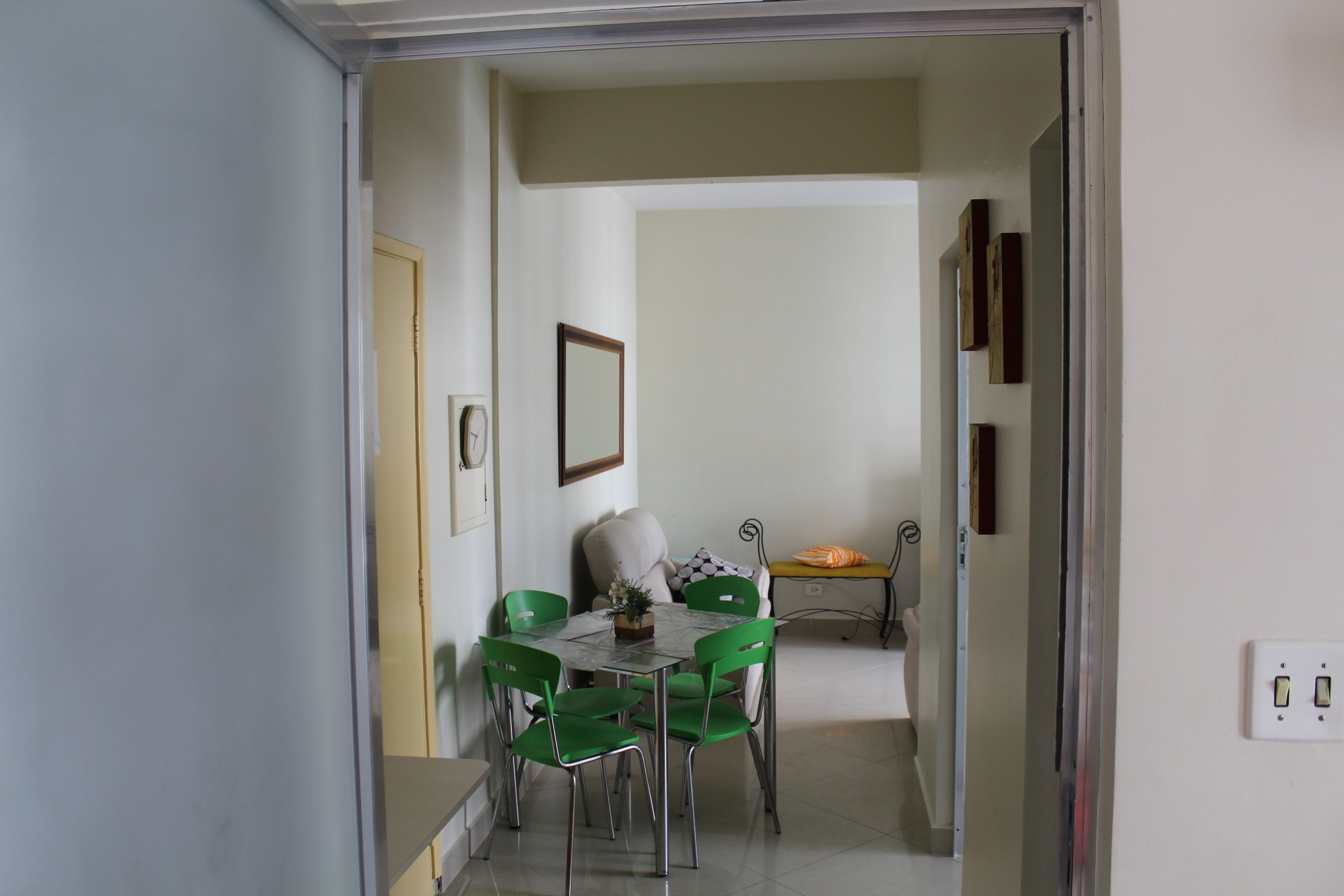 BEAUTIFUL SEA VIEW, FOOT IN THE SAND