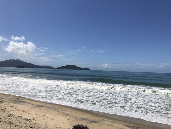 Na praia