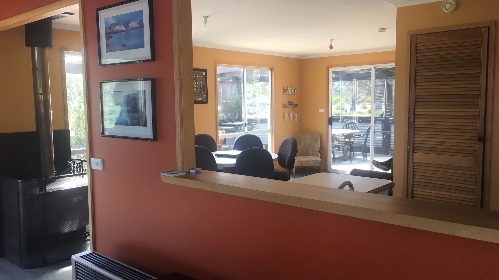 Serenity Beach House Dolphin Sands\nFree late checkout maybe available on request — image 4