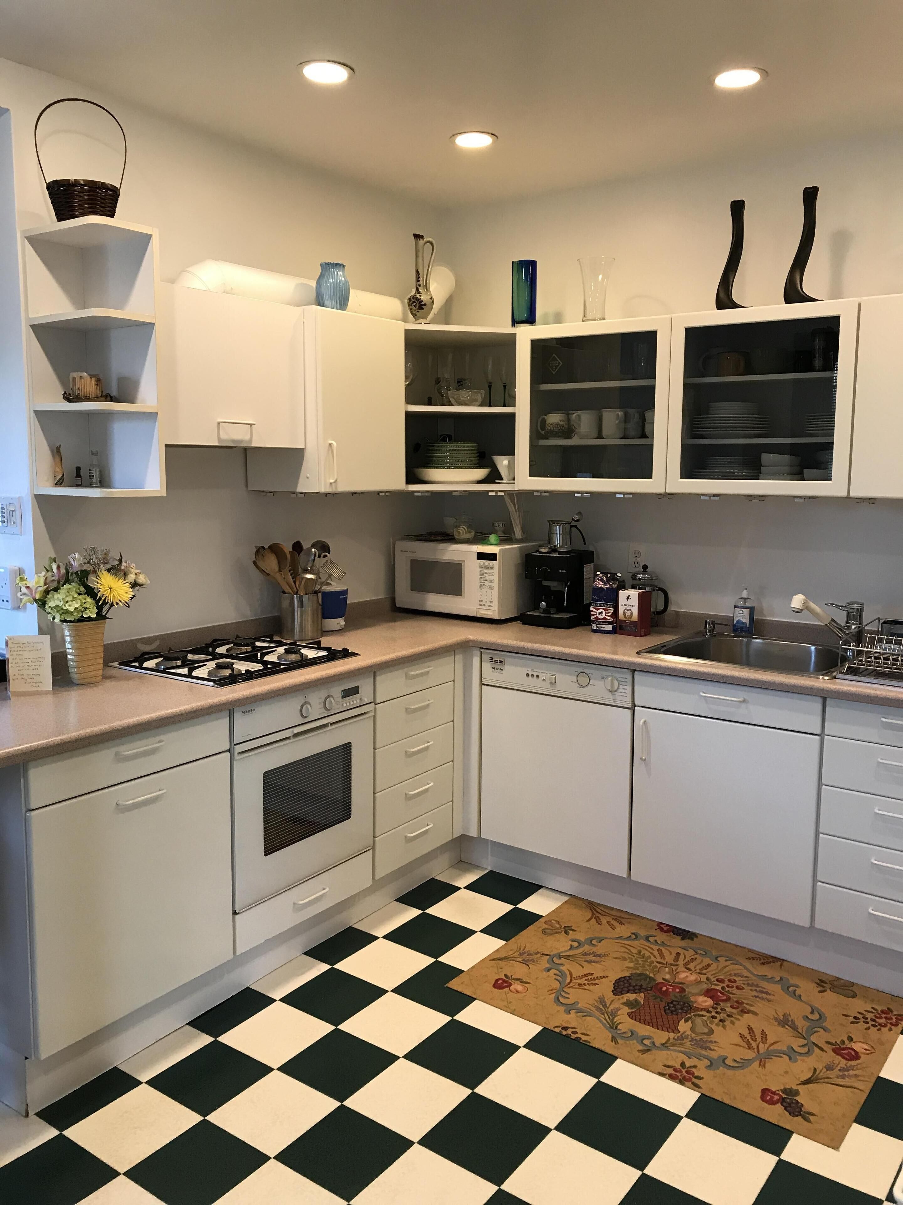 Charming house close to heart of Bryn Mawr village on a quiet residential street