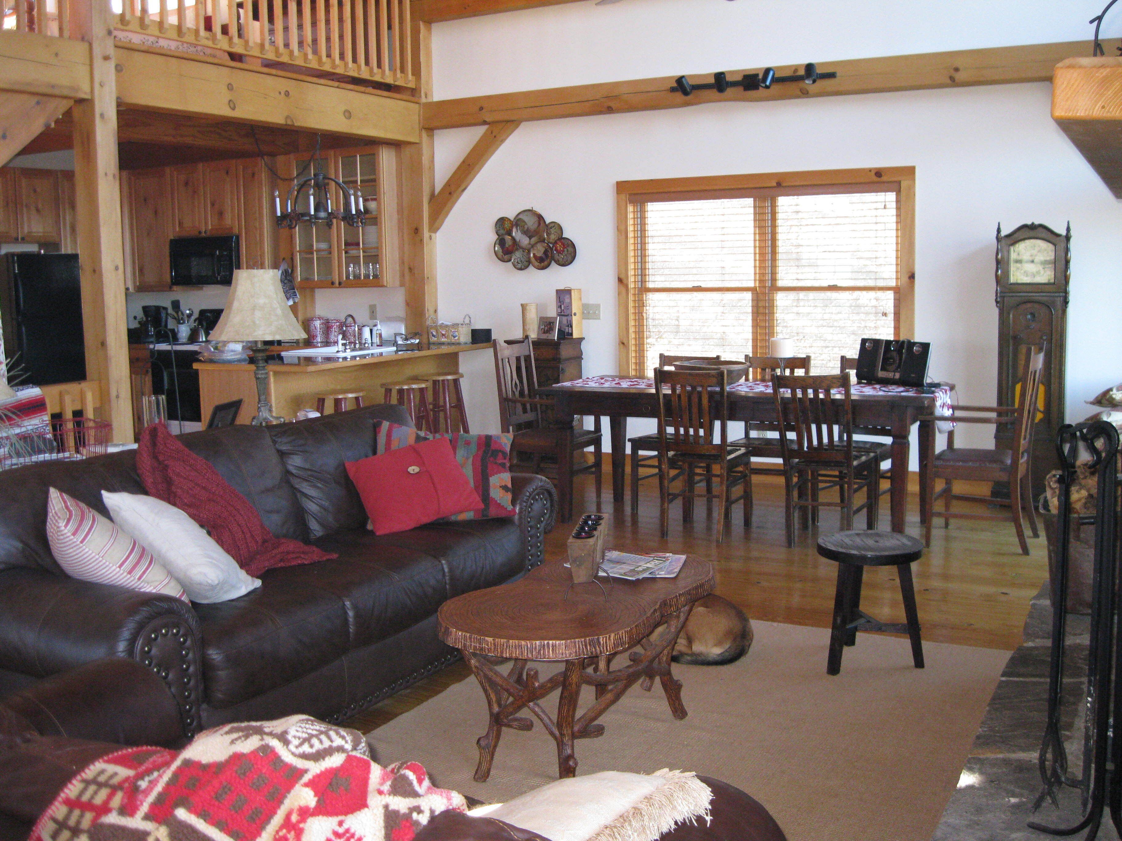 Beautiful timber frame home with spectacular mountain views. Secluded, fabulous.