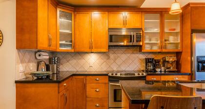 Best Location Available In Whistler Village Luxury 4 Bedroom Townhome