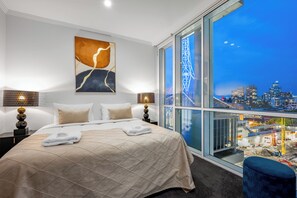 3 bedrooms, iron/ironing board, free WiFi, bed sheets - Exclusive Stays - Southgate (Southbank)