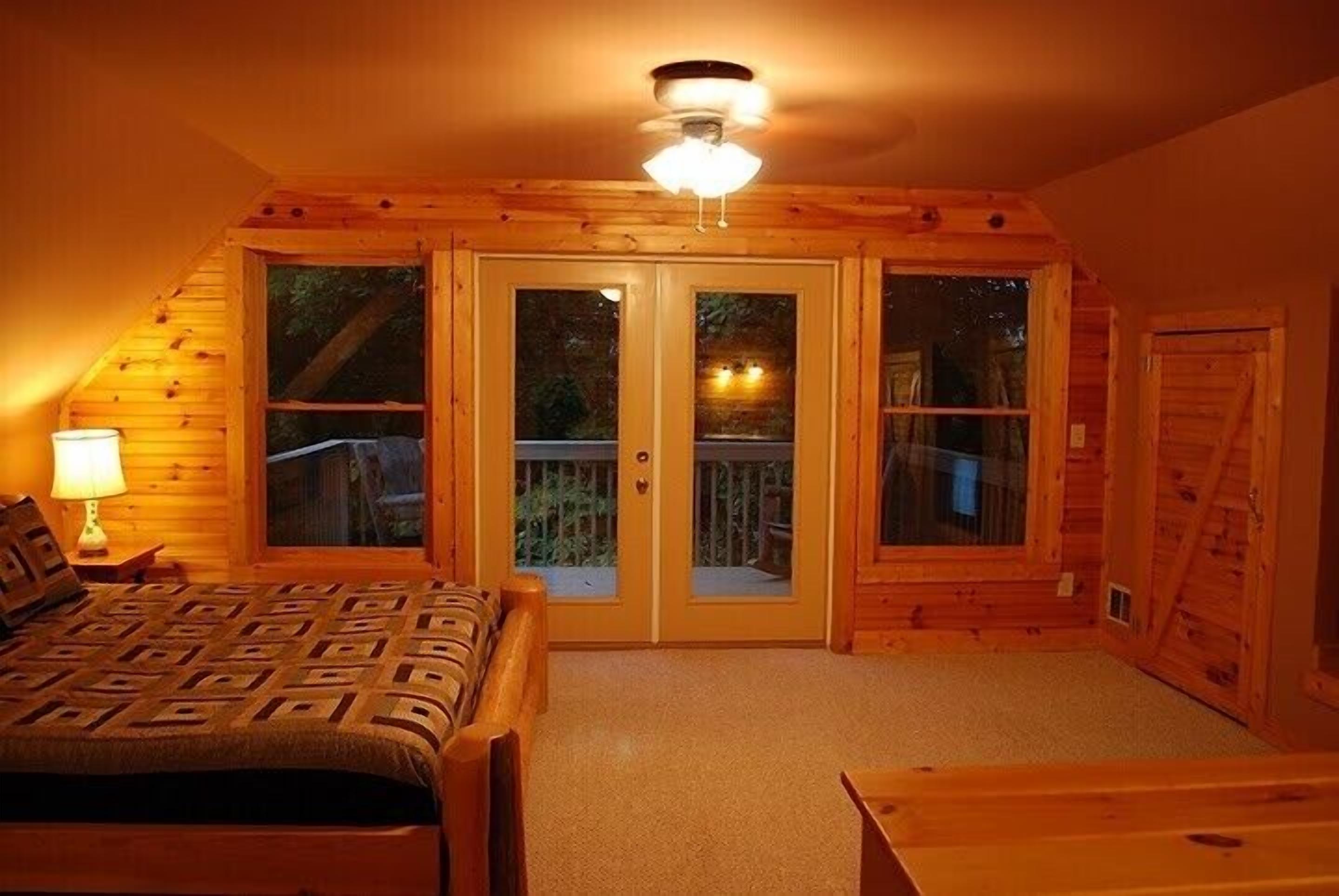 Bavarian Pit Stop,Views, Walk to Helen, Cool down with mountain breeze