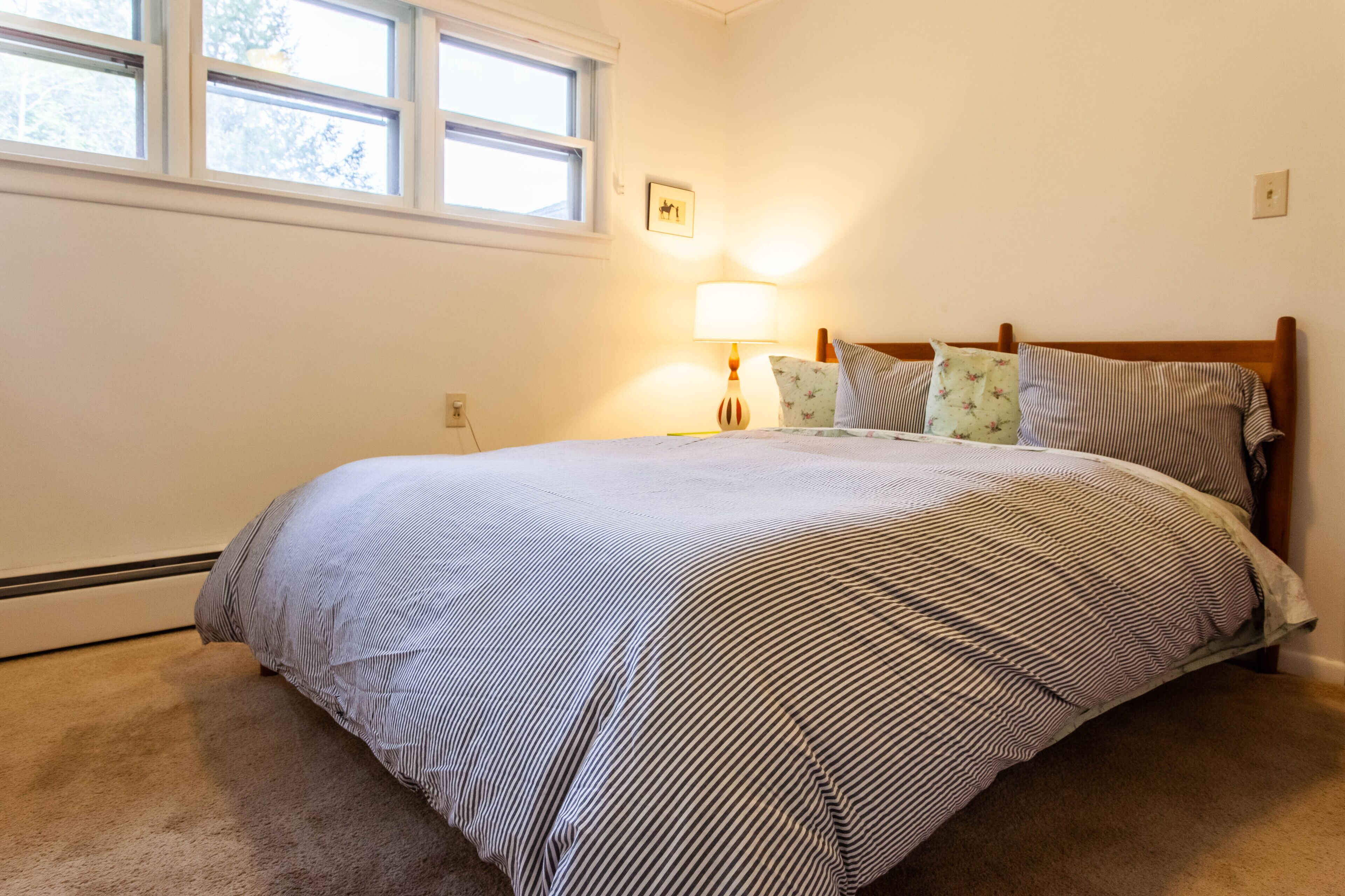 2 bedrooms, desk, iron/ironing board, travel cot