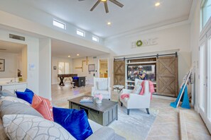 Smart TV, fireplace, video games, DVD player - Kids Harry Potter Room in Scottsdale (Scottsdale)