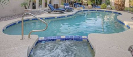 屋外プール、温水プール