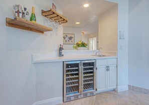 Fridge, microwave, oven, stovetop - Kids Harry Potter Room in Scottsdale (Scottsdale)