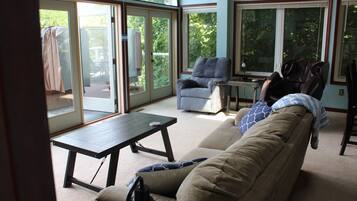 Smart TV, fireplace, video games, DVD player