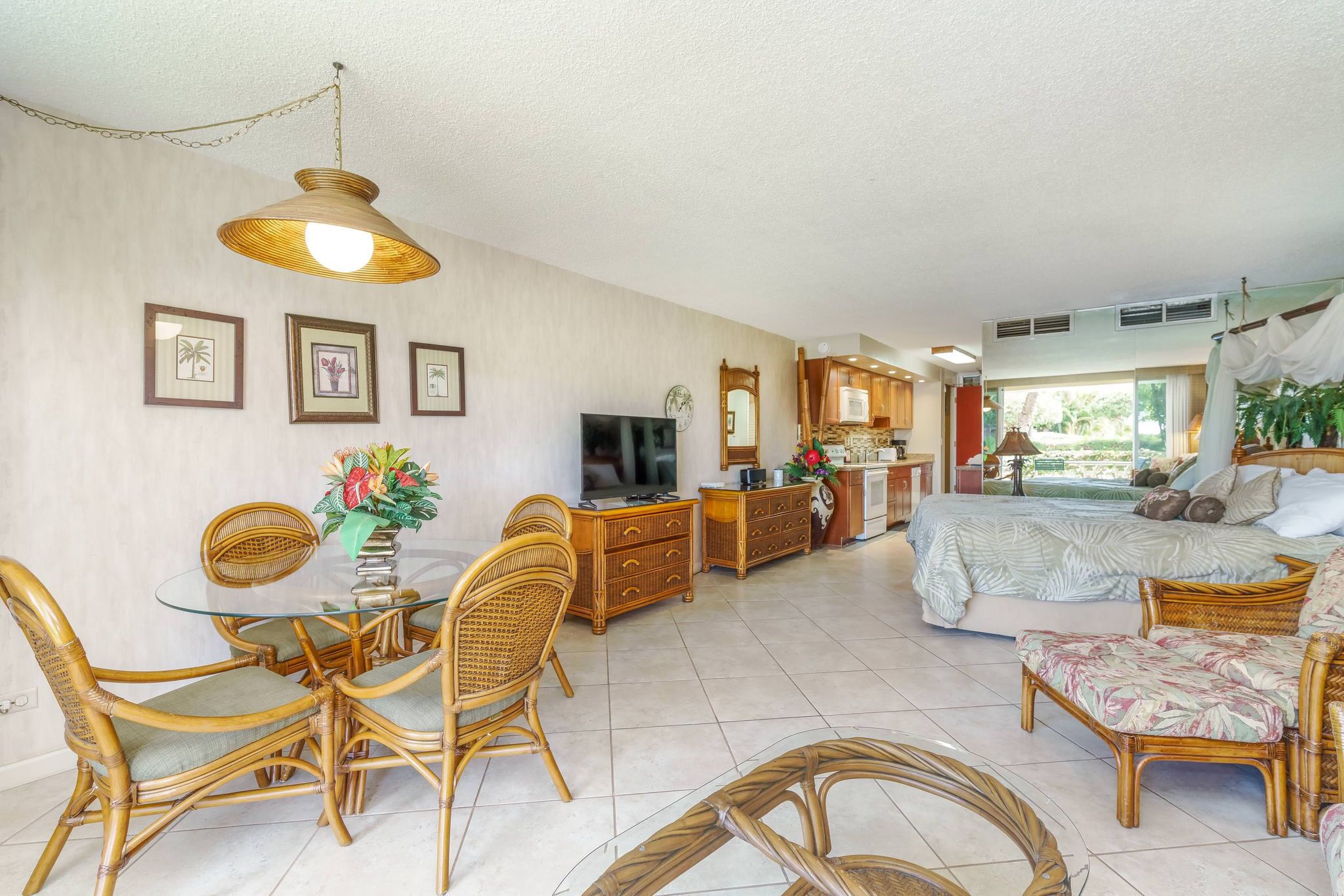 Great Price! Wonderful Tropical Retreat at Kaanapali Villas with Some Ocean View