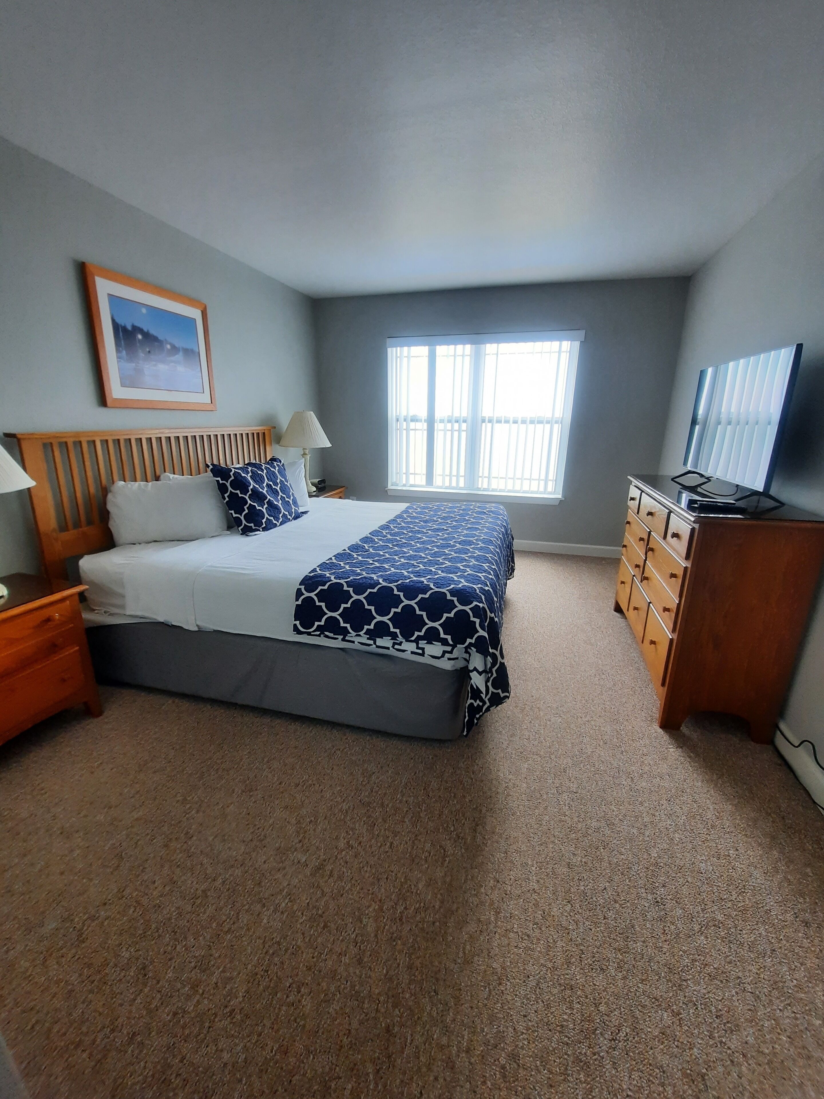 317- 2 Bedroom/2 Story Lake View Condo