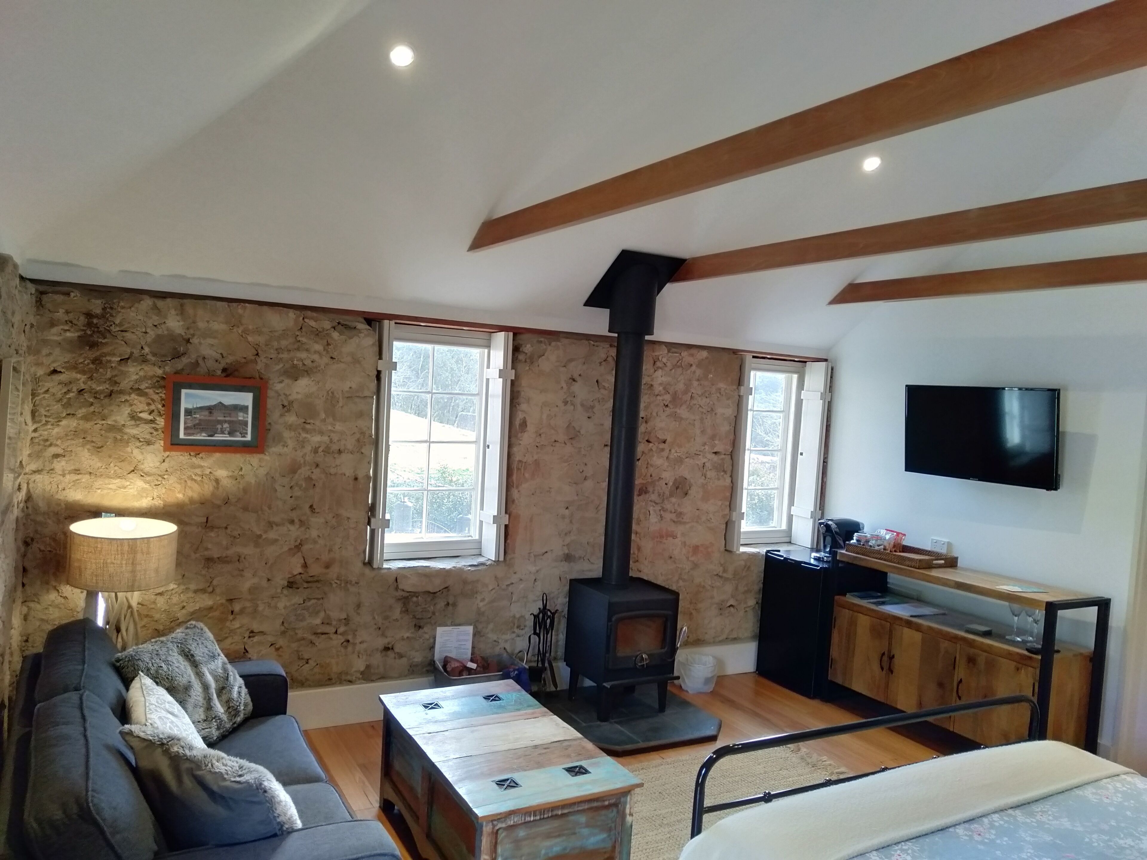 Morialta Barns - The Well Room - Unique Heritage Accommodation