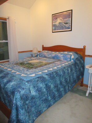2 bedrooms, desk, free WiFi, bed sheets