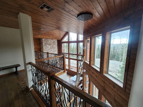 Amazing 7 Bedroom Ski In/Ski Out Cabin @ Brian Head Resort