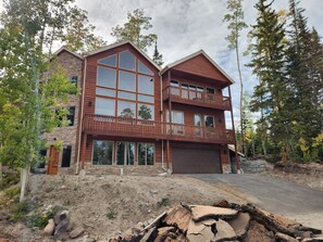 Exterior - Amazing 7 Bedroom Ski In/Ski Out Cabin @ Brian Head Resort (Brian Head)