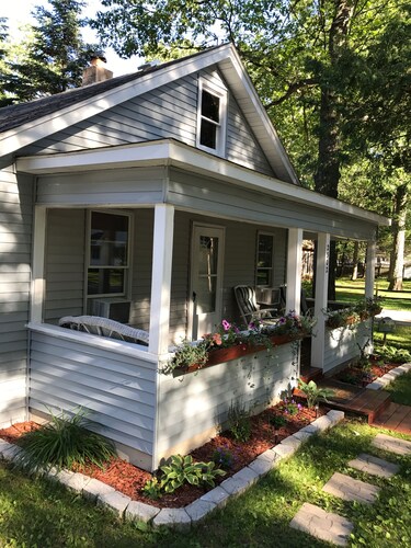 CABIN #1 WITH LAKE VIEW AT HIGGINS LAKE - TRUE NORTH CABIN RENTALS