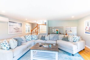 Televisión, videojuegos y oficina 