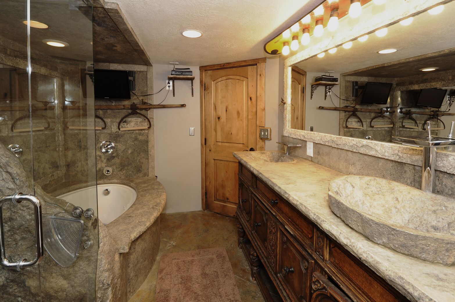 Honeymoon Ski right into PARADISE!