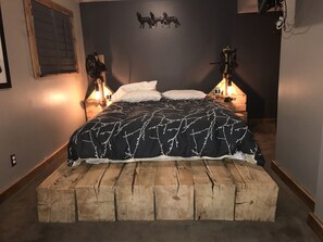 1 habitación, tabla de planchar con plancha, cuna de viaje y wifi 