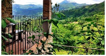 Tuscan Farmhouse in Hills w/Stunning Views - Private Pool, near Barga