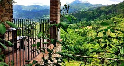 Tuscan Farmhouse in Hills w/Stunning Views - Private Pool, near Barga