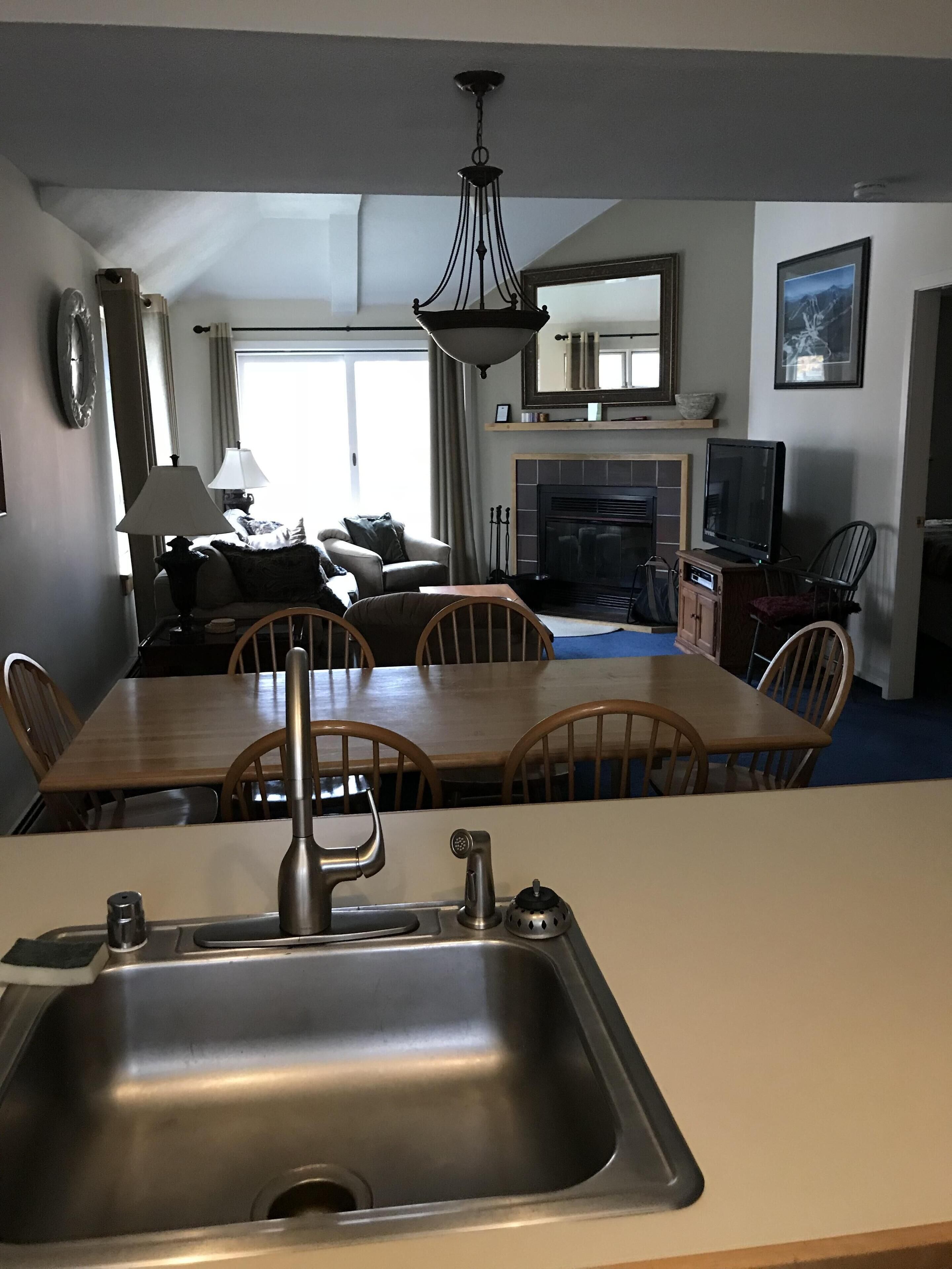 Luxury 'Exec' Condo with Spa, Indoor Pool, Hot Tubs, Sauna -