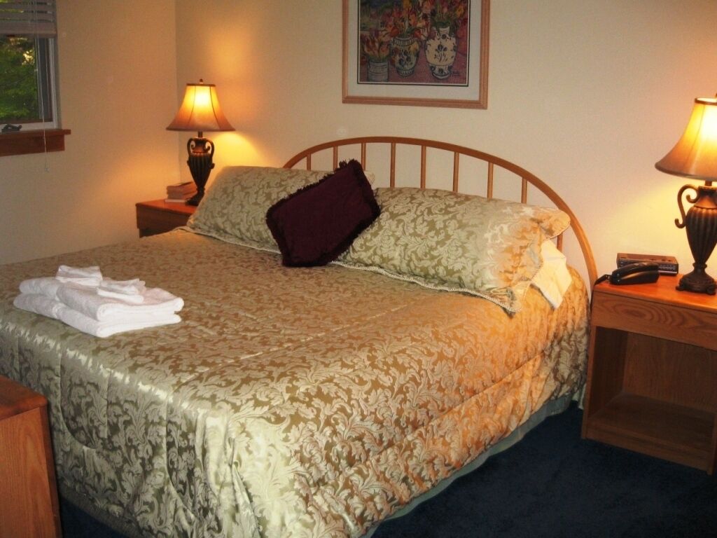 Luxury 'Exec' Condo with Spa, Indoor Pool, Hot Tubs, Sauna -